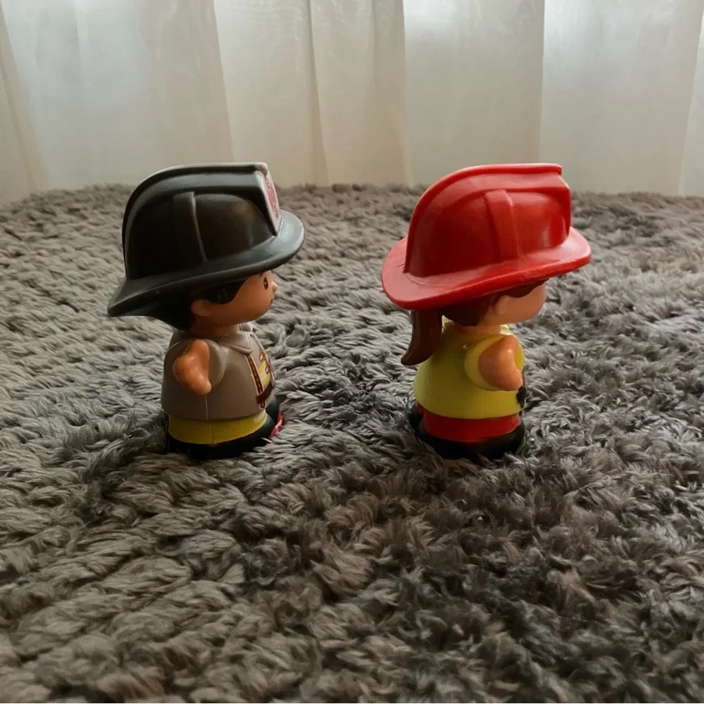 Fisher-Price Little People Helping‎ Others Fire Truck COMPLETE *WORKS*